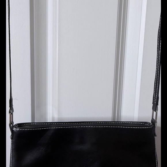 Jean Michelle Black Faux Leather Handbag 10” x 5” x 3” Purse Crossbody Clutch - Picture 10 of 14